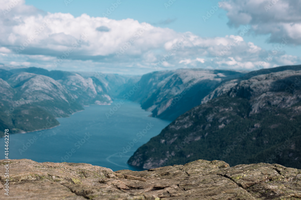 Obraz premium Ausblick vom Preikestolen über den Lysefjord