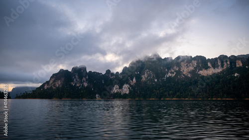 Landscape of lake with mountain and cloud © Saranyu