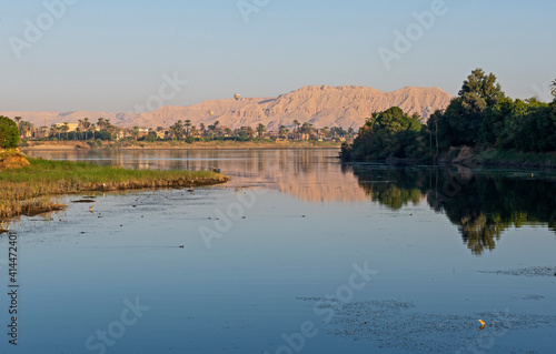 Slika na platnu View of river nile in Egypt showing Luxor west bank