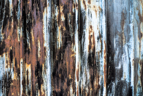 Rostige Metalltafel mit Struktur