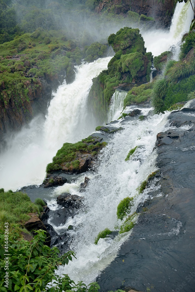 Argentina, Iguazu Falls stretch for 2.7 km and include hundreds of other waterfalls.
All around the falls is the Iguazú National Park, a subtropical rainforest full of wildlife Argentina, Iguazu Falls stretch for 2.7 km and include hundreds of other waterfalls.
All around the falls is the Iguazú National Park, a subtropical rainforest full of wildlife
