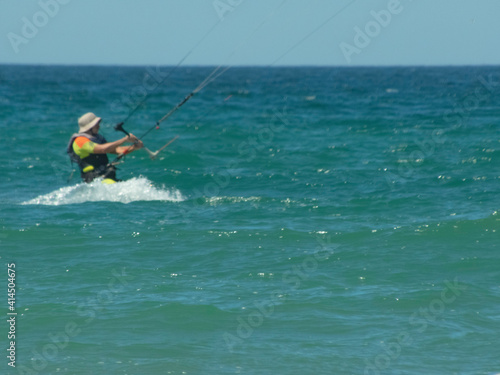 Kitesurf en la costa de playas doradas en Sierra Grande, Rio negro © Rodrigo_fotos1