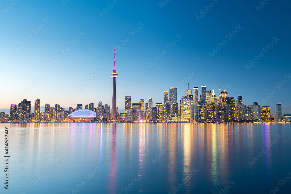 Naklejka premium Toronto city skyline at night, Ontario, Canada