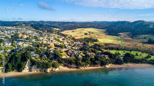 Quiet suburb on the shore of a beautiful harbor. Auckland, New Zealand © Dmitri