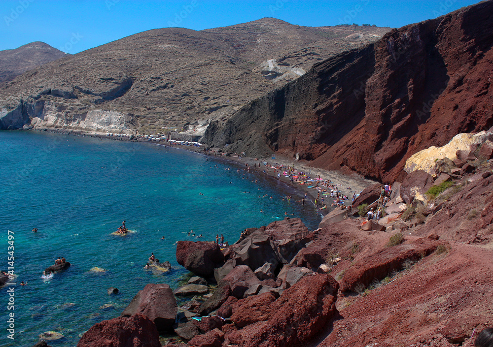 lazurowa woda plaża czerwona na santorini lazurowa woda plaża czerwona na santorini