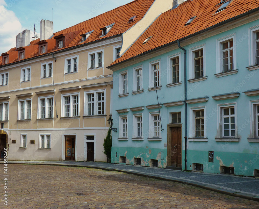 Obraz premium Dos colores, dos calles. Praga.