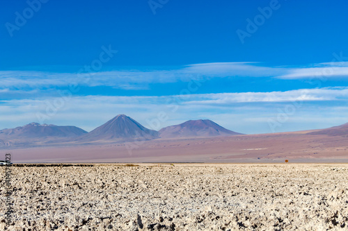 Incre  ble paisaje de volcanes en San Pedro de Atacama  Chile