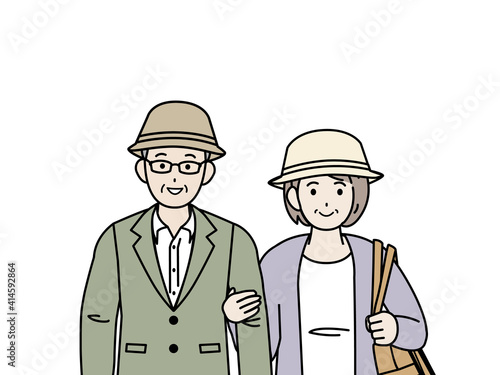 老夫婦　年配のカップル　仲良し　腕を組む　外出　お出かけ　上半身　イラスト素材