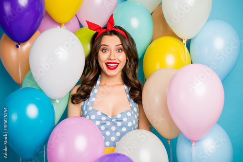 Close up photo excited astonished girl enjoy anniversary festive occasion celebration get incredible gift impressed scream wow omg wear blue tank top on air baloon background