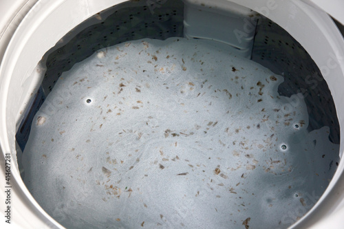 The cleaning of a washing machine tub