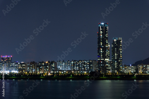 Photography the night view of skyscraper