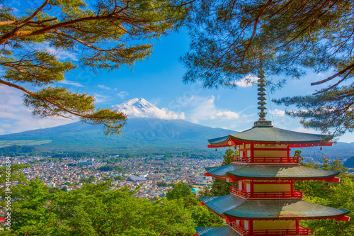 富士と五重塔