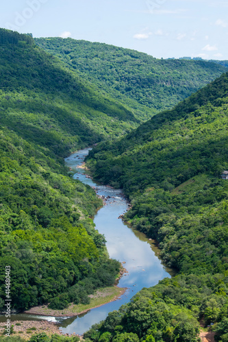 river in the mountains © Rafael Lopes de Lima