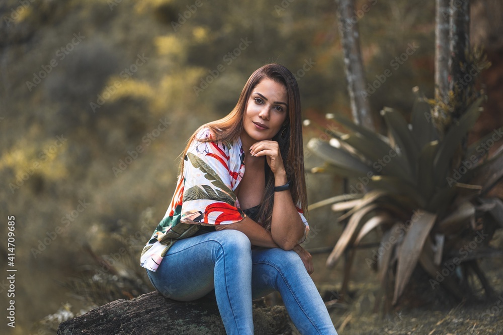 Woman sit, Bealtiful in jungle Woman sit, Bealtiful in jungle