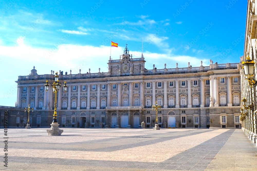 Fototapeta premium Royal palace facade in Madrid, Spain