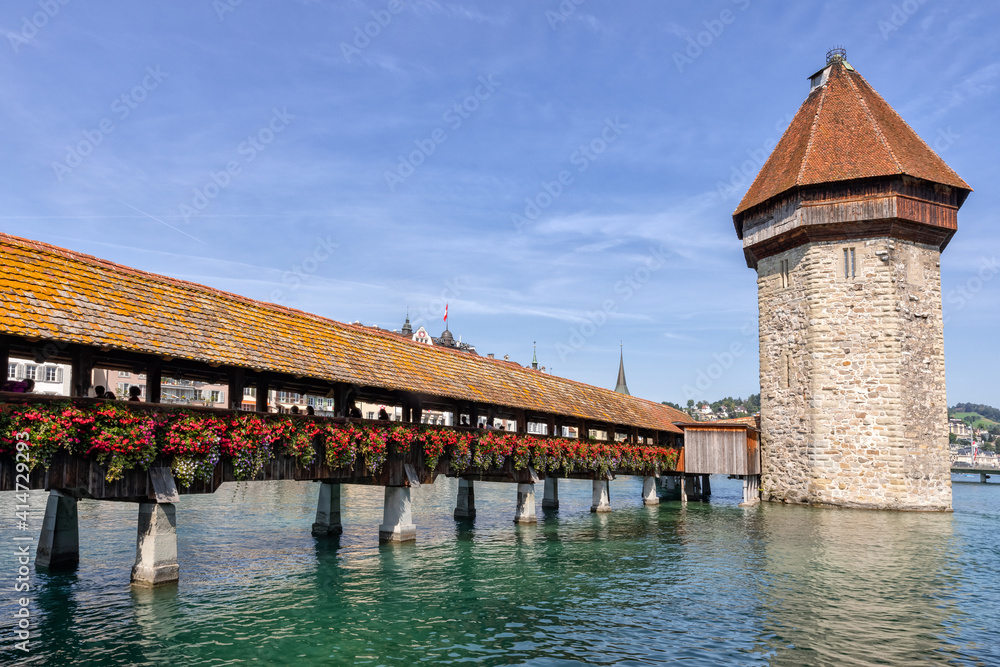 The famous covered bridge of Lucerne, Swiss (Die berühmte überdachte Brücke von Luzern, Schweizer)