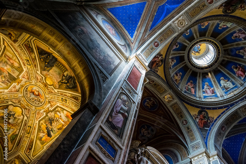 B  vedas de una iglesia barroca en Roma