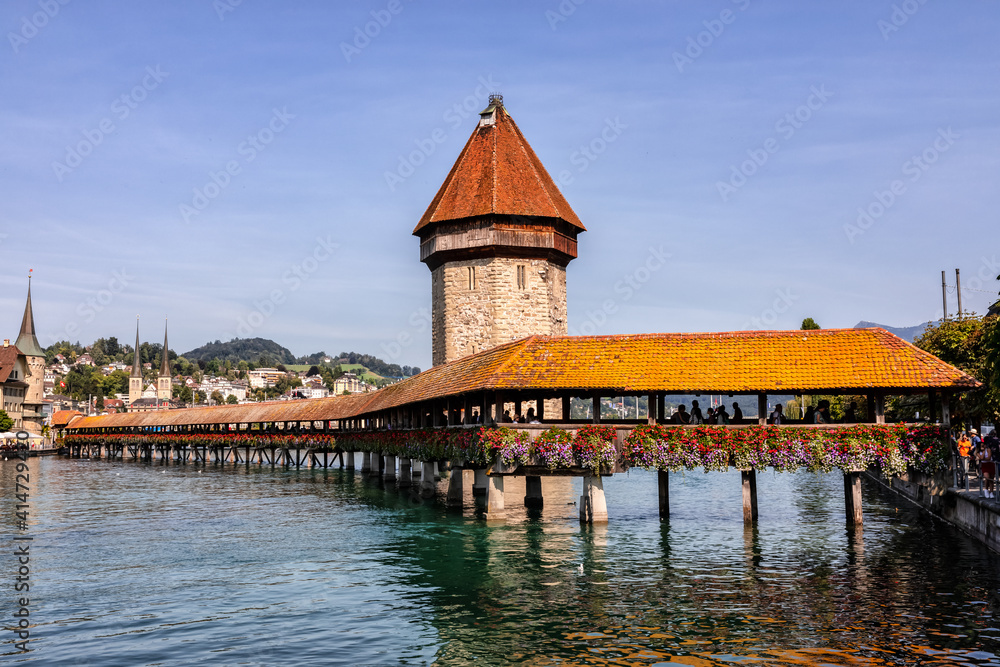 The famous covered bridge of Lucerne, Swiss (Die berühmte überdachte Brücke von Luzern, Schweizer) The famous covered bridge of Lucerne, Swiss (Die berühmte überdachte Brücke von Luzern, Schweizer)
