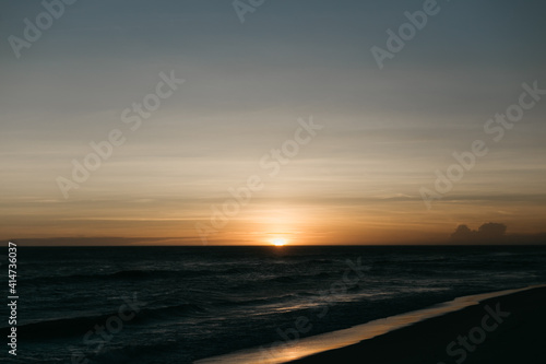 sunset at the beach © Gustavo