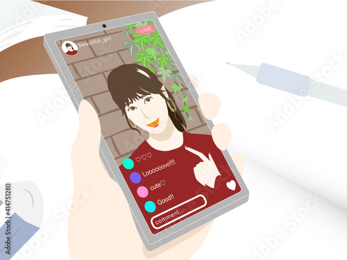 手でスマホを持ってSNSライブ配信をする若い女性を見ている人物