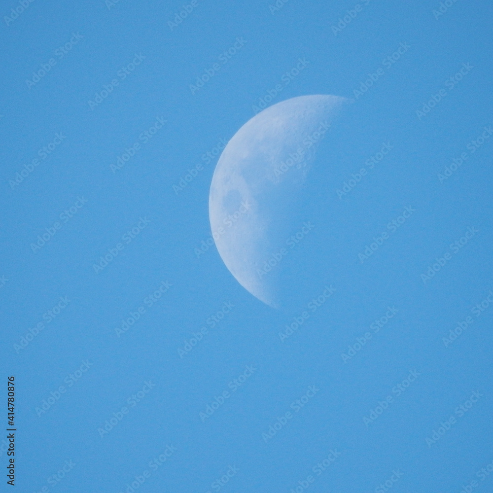 Photography of the Moon in the afternoon Photography of the Moon in the afternoon
