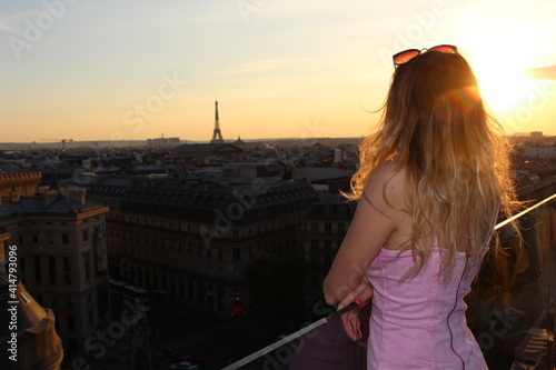 Zachód słońca w Paryżu