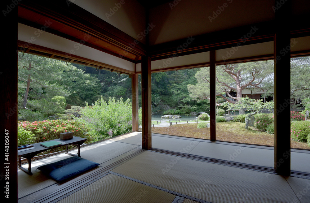 青蓮院　華頂殿から庭を眺める　京都市