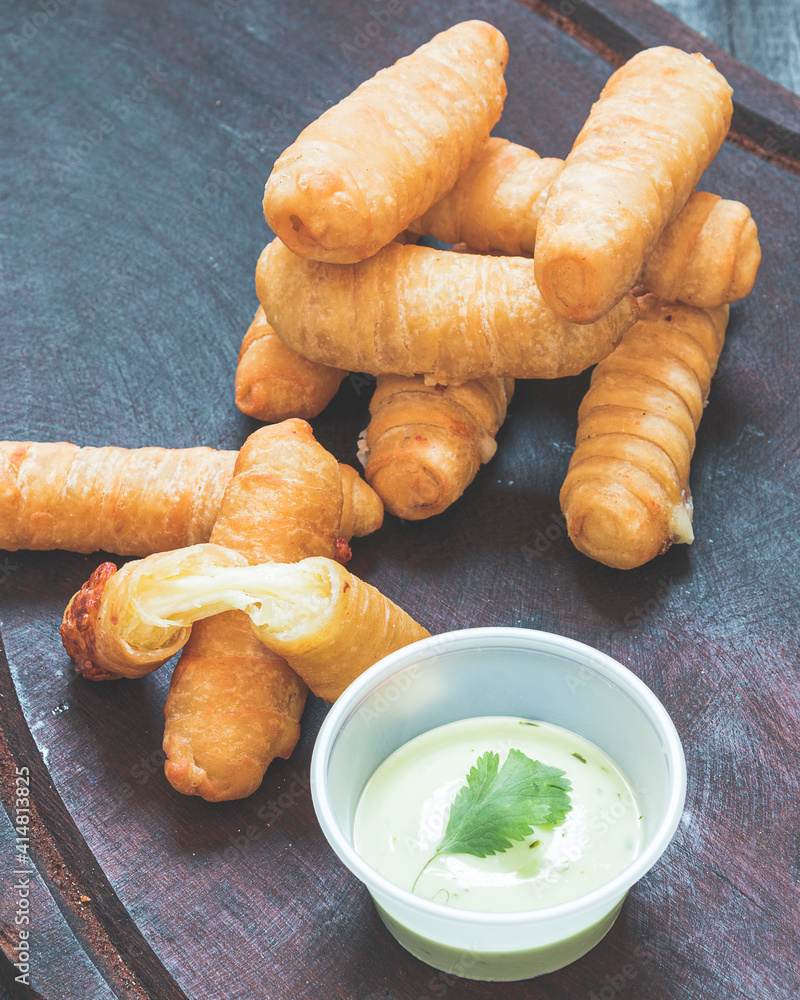 comida tradicional venezolana tequeños rellenos de queso Stock Photo ...