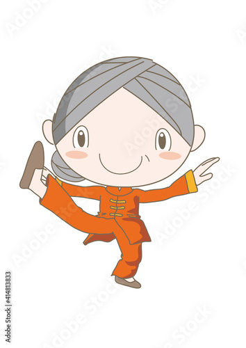 太極拳・ポーズをとるシニア女性