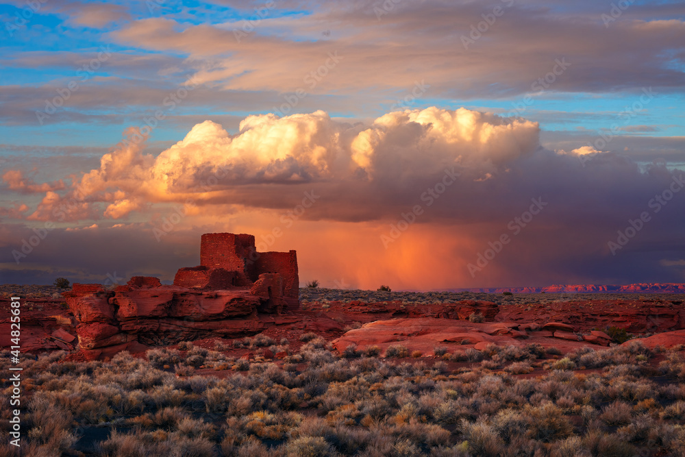 Fototapeta premium Sunset at the Lomaki Pueblo Ruin in Wupatki National Monument, Arizona
