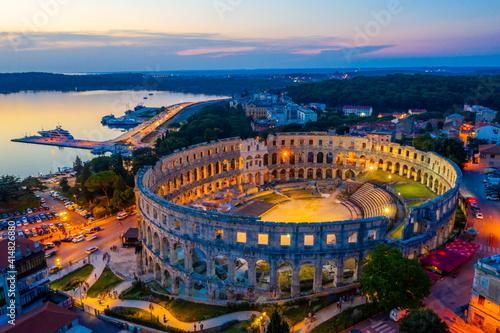 Leinwand Poster Sunset aerial view of Roman amphitheatre in Pula, Croatia