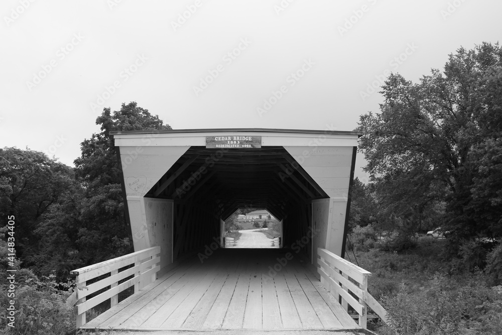 Obraz premium old covered bridge