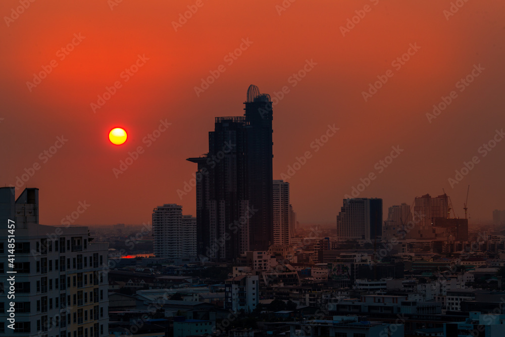 panoramic high-angle evening background of the city view,with natural beauty and blurred sunsets in the evening and the wind blowing all the time,showing the distribution of city center accommodation panoramic high-angle evening background of the city view,with natural beauty and blurred sunsets in the evening and the wind blowing all the time,showing the distribution of city center accommodation