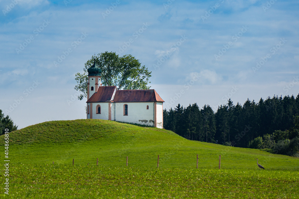 Obraz premium Kapelle auf Hügel in Oberschwaben