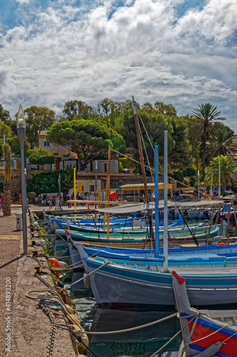 Wallpaper Mural les pointus  Torontodigital.ca