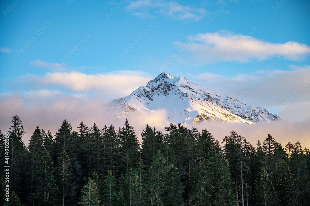 Obraz premium mountain peaks in the clouds