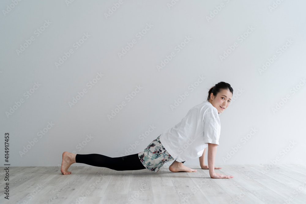 Fototapeta premium スポーツウェアの女性