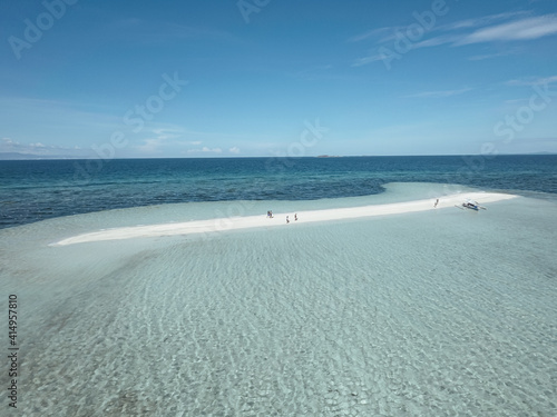 Quadro em tela A remote and isolated sandbar between Bohol and Cebu