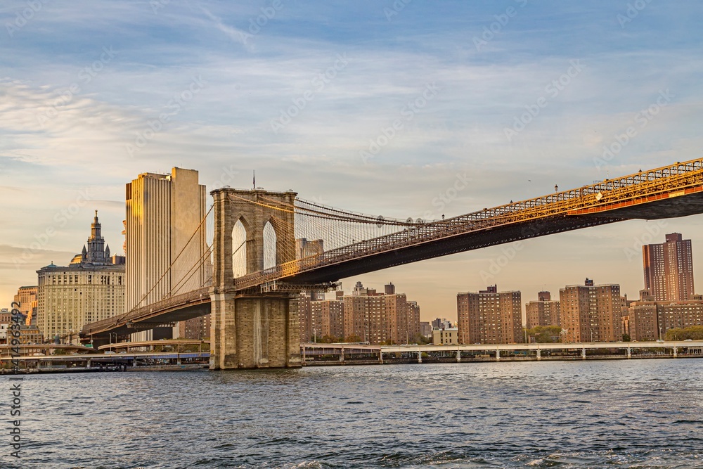 Fototapeta premium sunset view to Brooklyn bridge in New York,