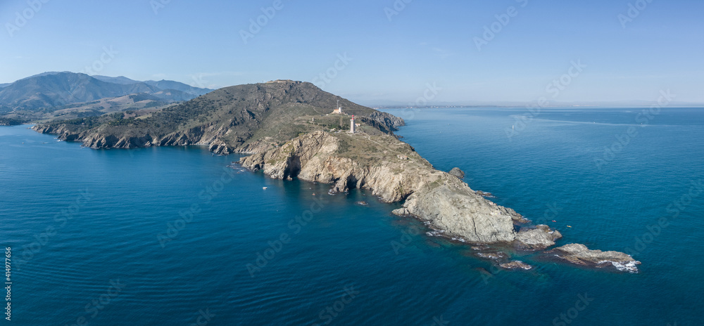 Panorama du Cap Béar en Pays Catalan sur la côte vermeille (vue aérienne)