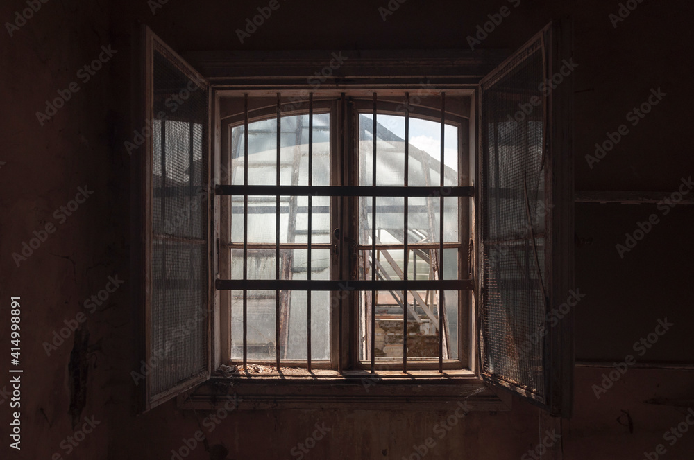 Abandoned palace with a piano in Bratoszewice, Poland Abandoned palace with a piano in Bratoszewice, Poland