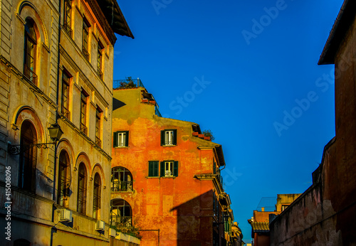 Casas del barrio del Trastevere con sus peculiares tonos anaranjados al atardecer