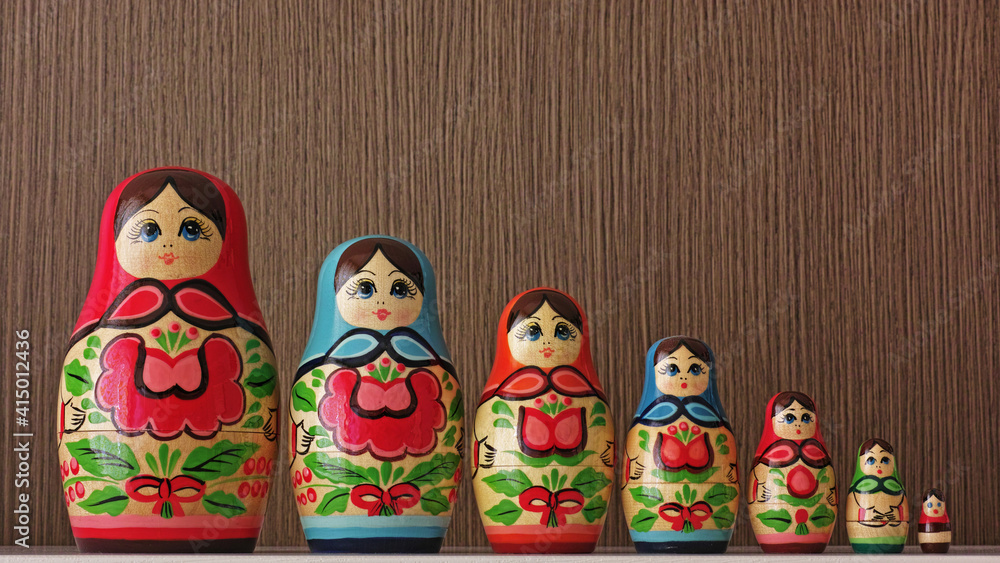 dolls of a matryoshka lined up