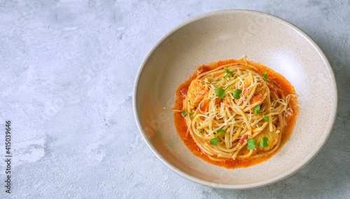 spaghetti with tomato sauce, banner light background