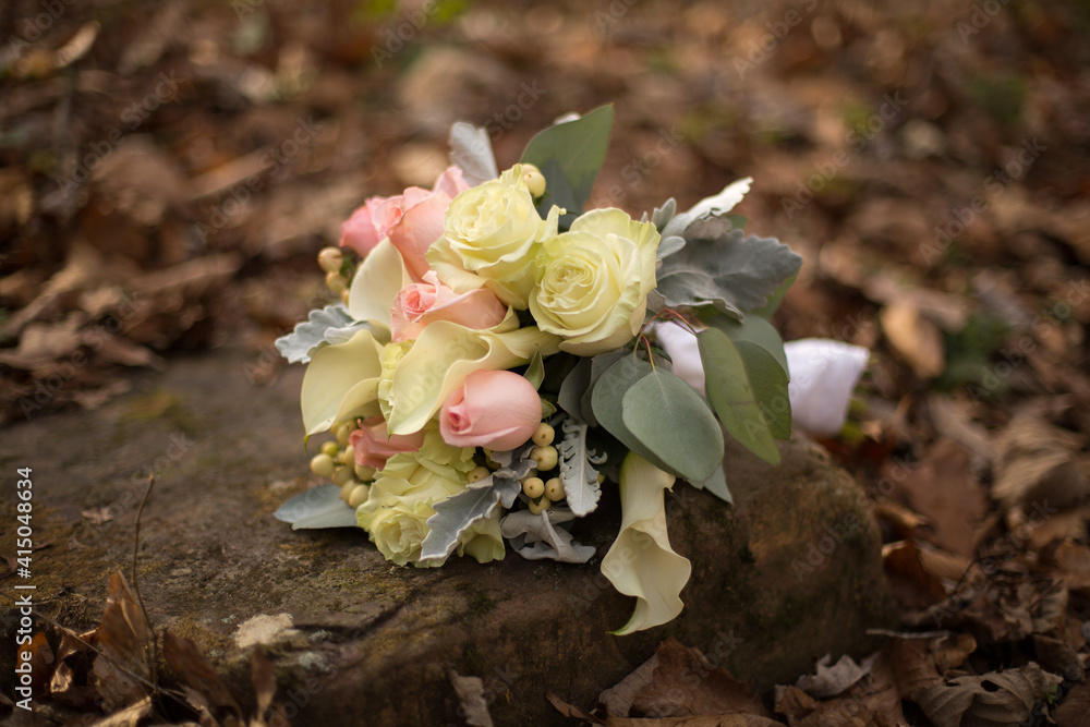 Φωτογραφία Wedding Photograph Bridal Bouquet White and Pink Roses, Lily, and Dusty Miller F