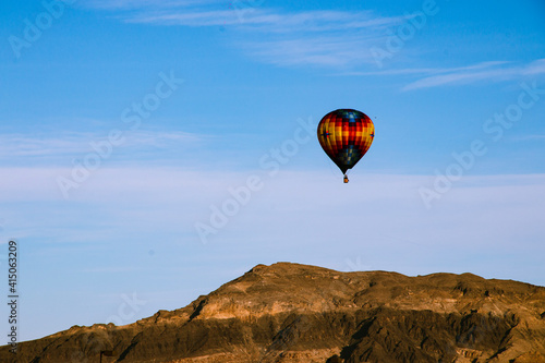 hot air balloon © YOLANDA