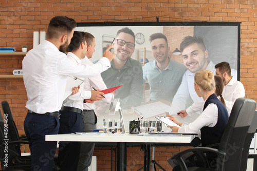 Group of business people vi...