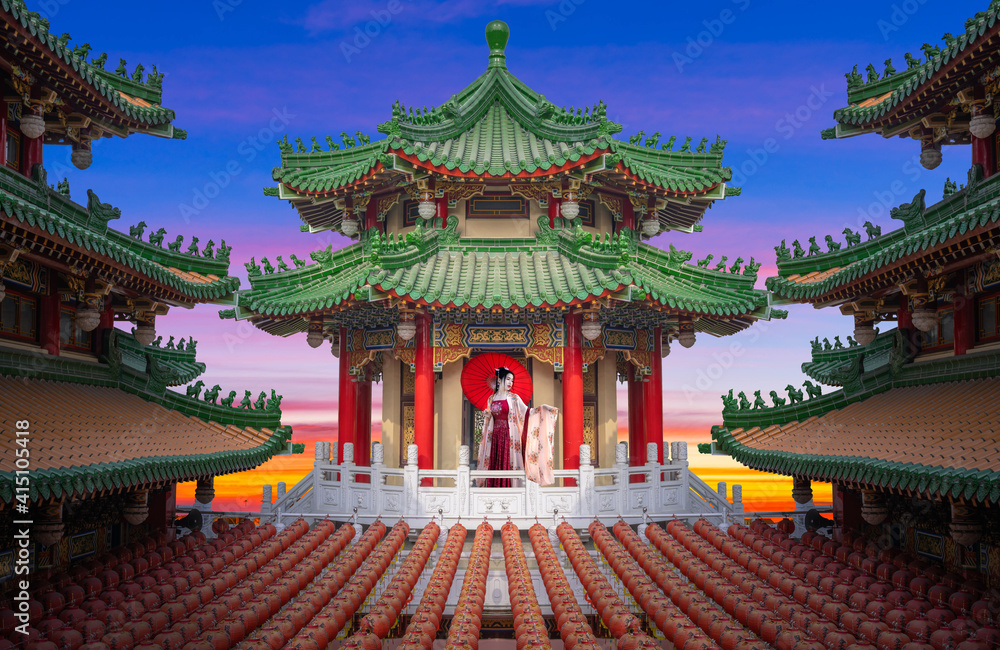 Fototapeta premium Asian women wearing national clothes Visit Sanfeng Temple in Kaohsiung,Taiwan