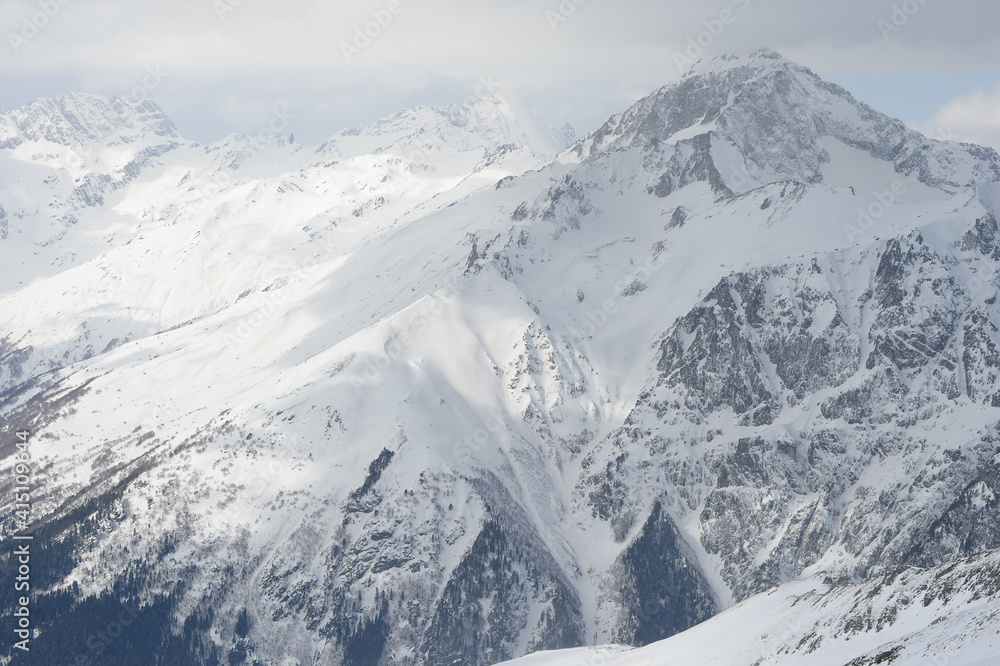Obraz premium Snowy Mountain Peaks, Large High Altitude Mountains With Blue Sky Background, New Zealand Landscape, Close Up Mountains, Snow Capped Peak, Photos of Snow, Winter Landscape, Snow Background