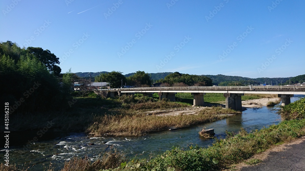 Fototapeta premium A bridge in summer's heat
